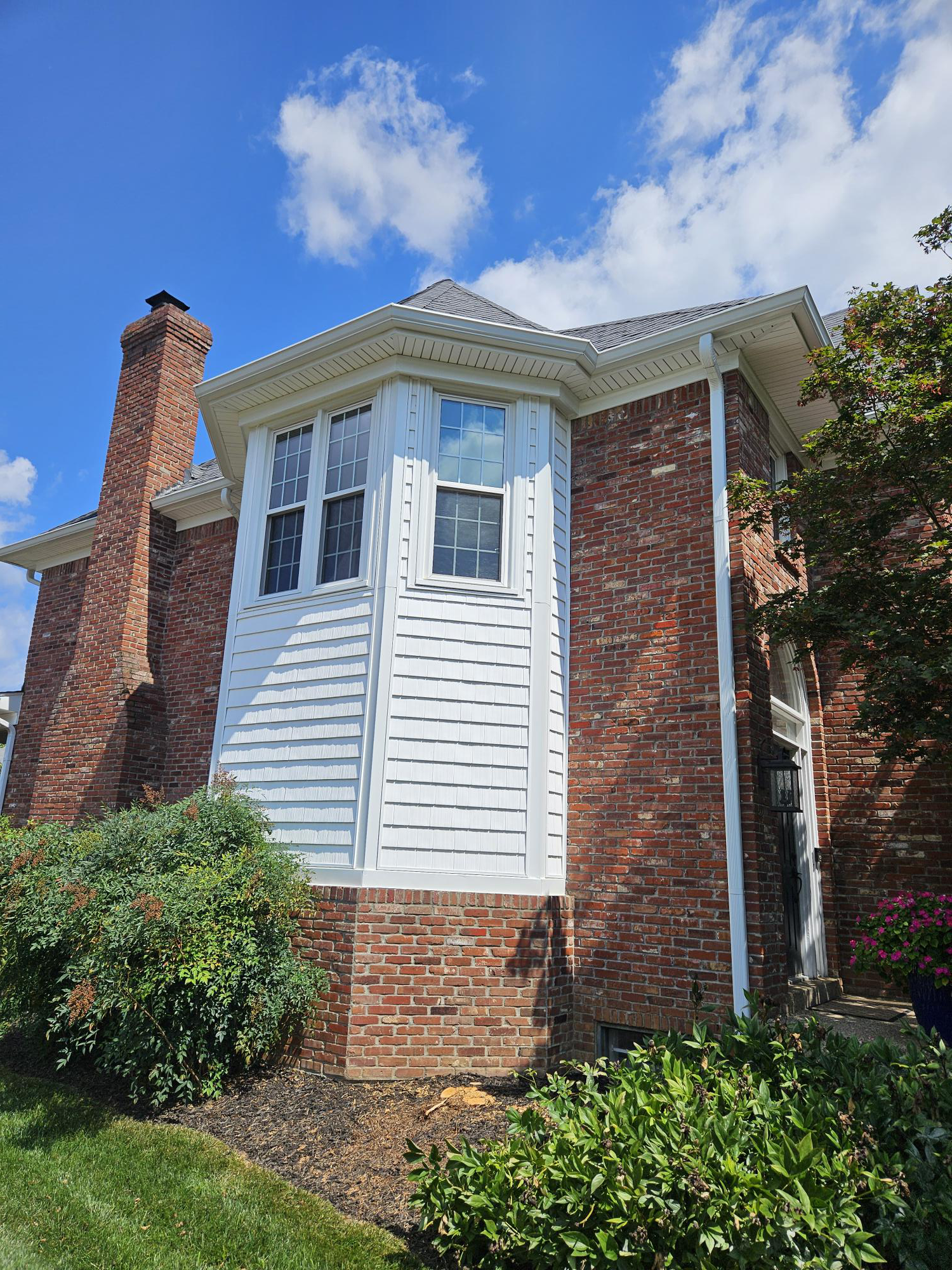 Pelican Bay Shake Style Vinyl Siding.